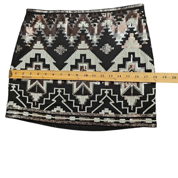 COPY - Express Aztec sequin mini skirt - Picture 7 of 10